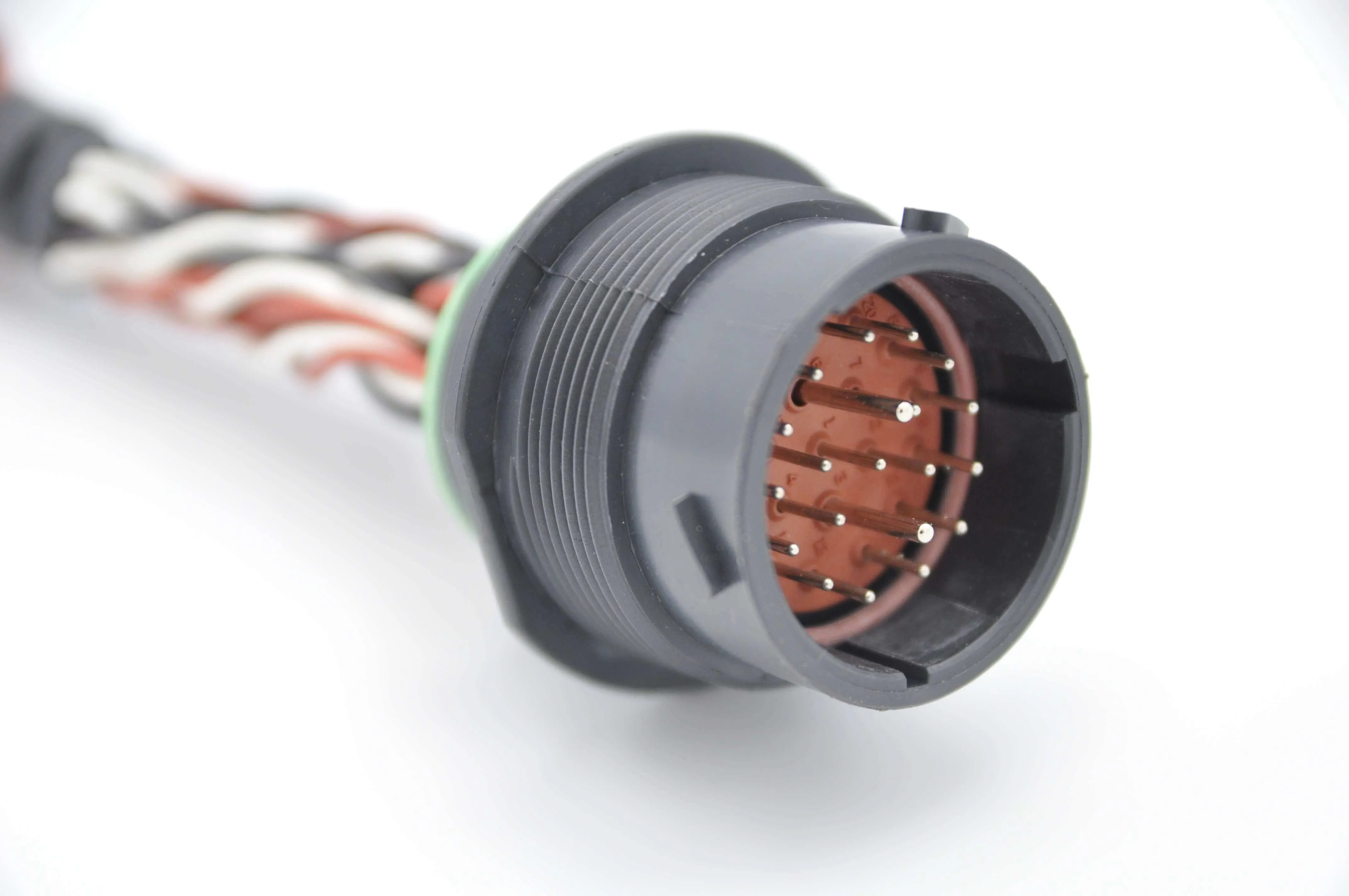 Cablaggio ibrido con connettore unico per potenza, dati e segnali